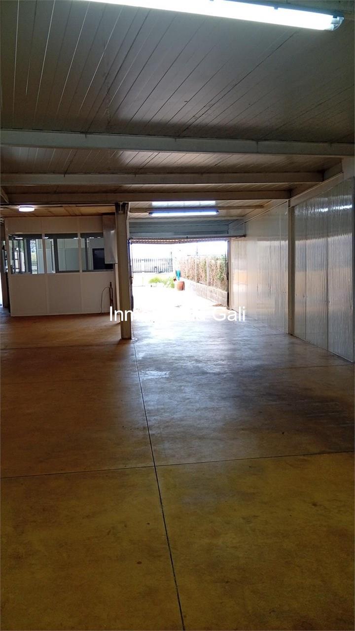 Foto 4 VENTA DE NAVE CON VIVIENDA
